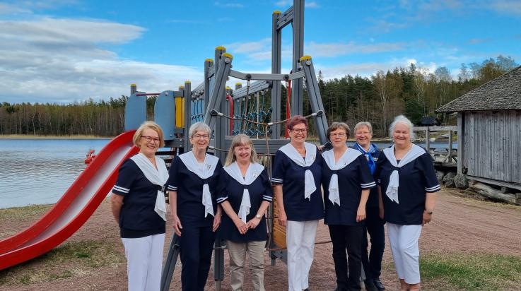 Matkailuoppaat yhteiskuvassa