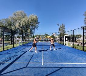 Padel pelaajat kentällä