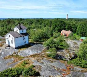 Vanha luotsitupa Isossakarissa